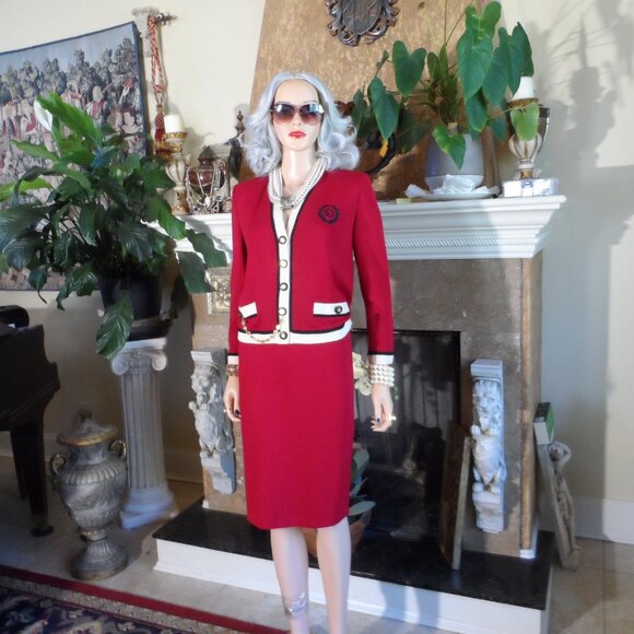 St. John Collection Red Skirt & Jacket Knit Suit Size 6/M - Picture 2 of 16